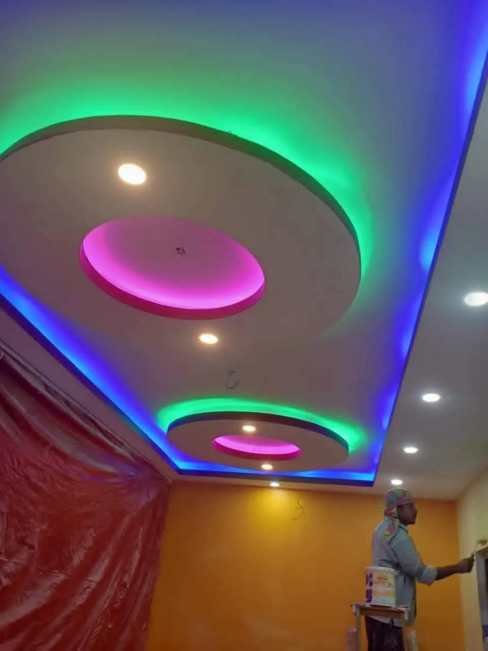 False ceiling and wall painting combination design